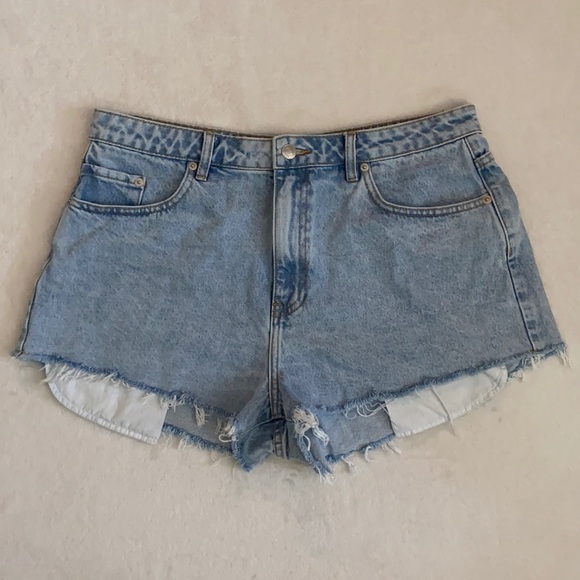 {NWT} MeshkiJasper Mid Rise Raw Hem Denim Jean Shorts Mid Blue (XL US 10)